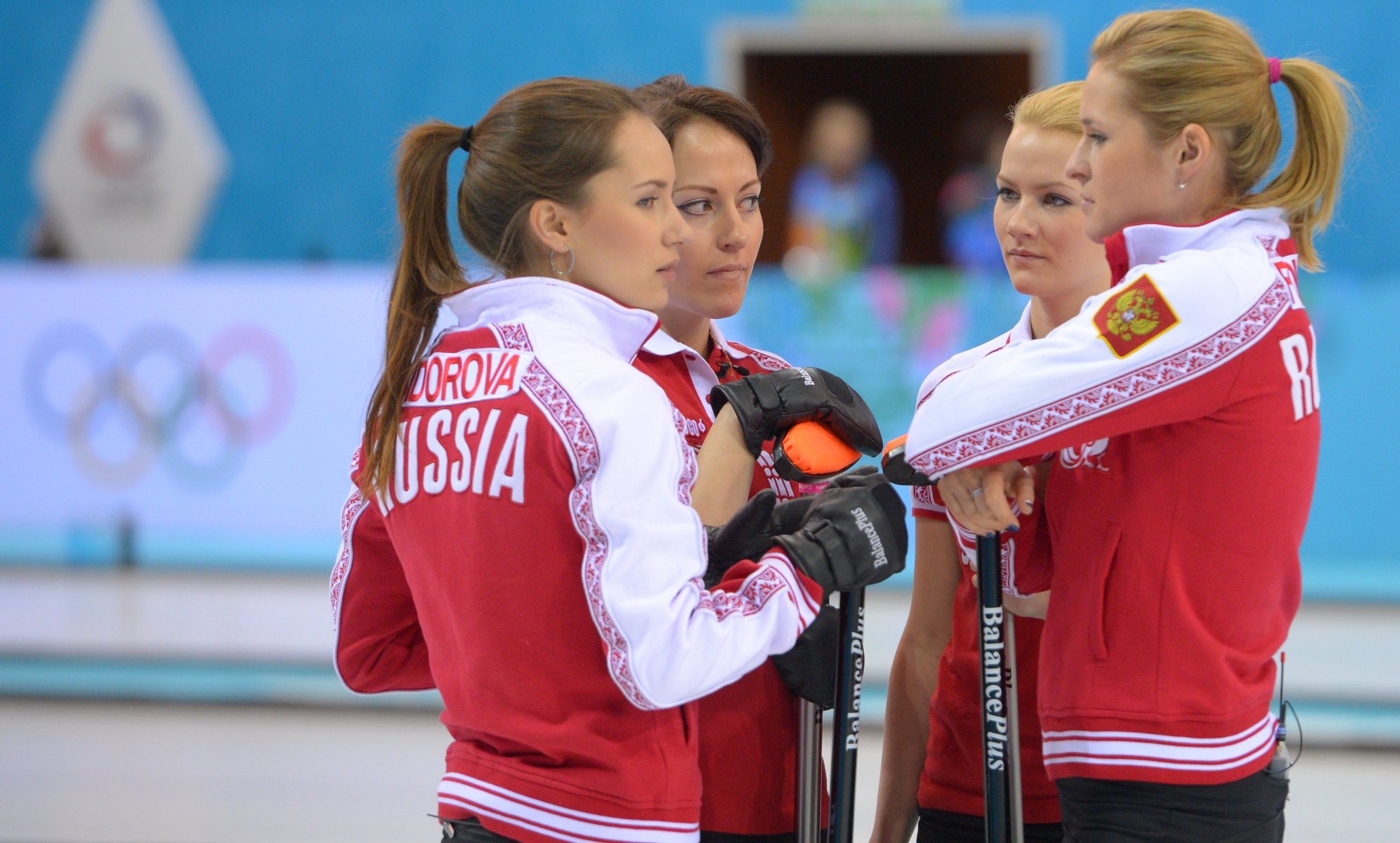 équipe féminine alexandra saitova anna sidorova ekaterina galkina margarita fomina sotchi 2014 xxii jeux olympiques d hiver russie