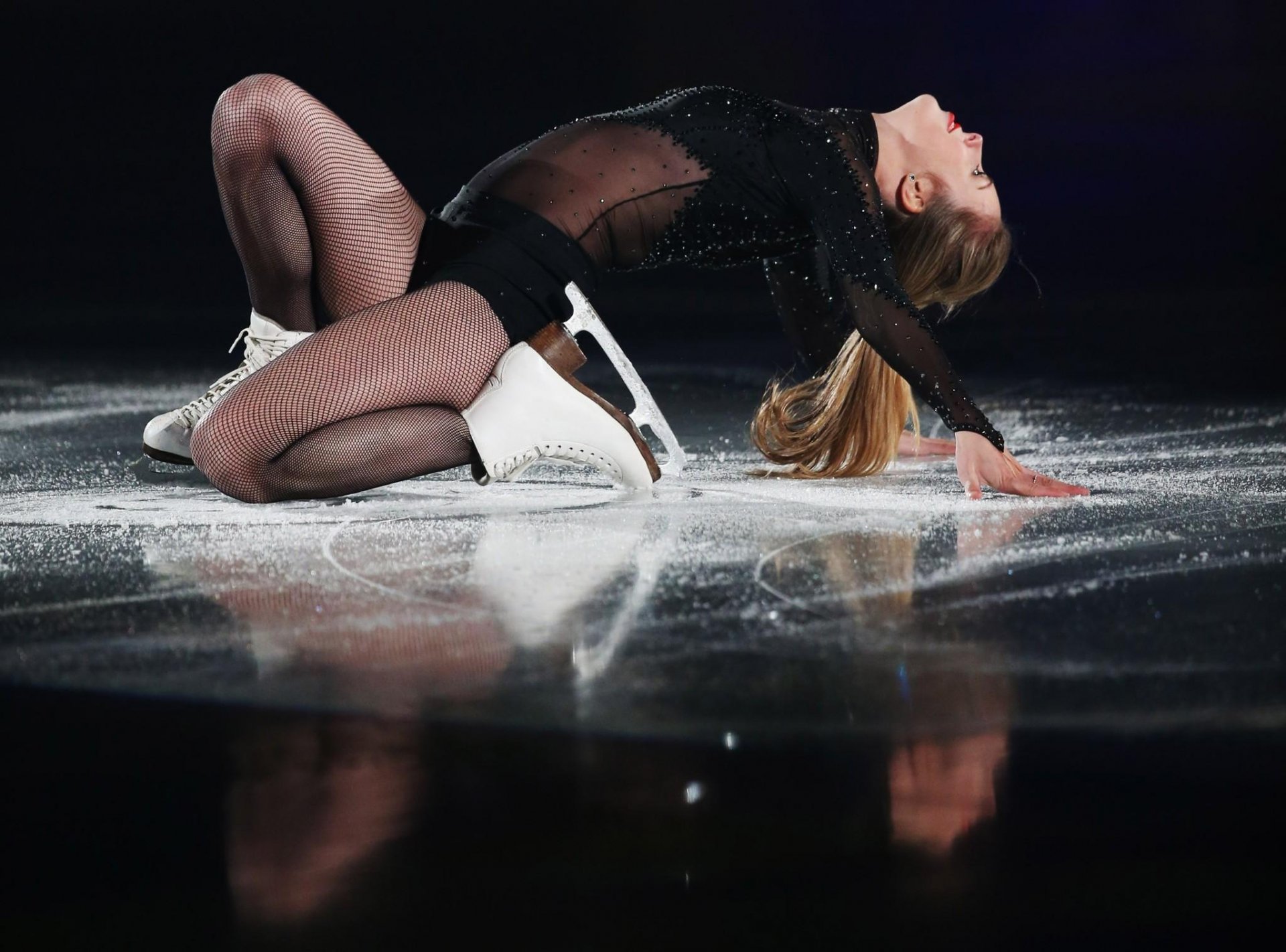 ashley wagner états-unis olympique patineuse artistique sotchi 2014 athlète patineuse artistique glace lumière