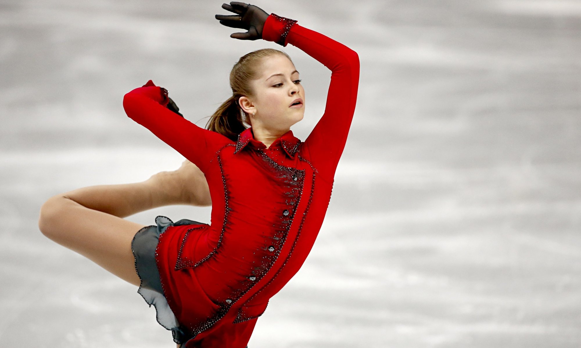 julia lipnitskaya lipnitskaya patinaje artístico patinadora sochi 2014 sochi-2014 juegos olímpicos de invierno xxii juegos olímpicos de invierno sochi-2014 rusia mirada gracia campeona pierna