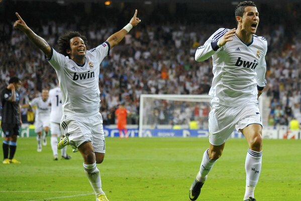 Ronaldo gioca per il Real Madrid 2012