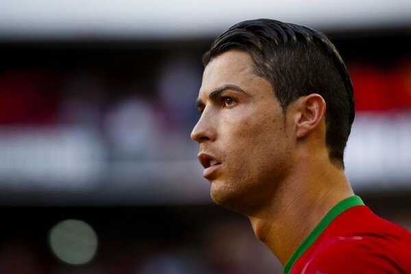 Ronaldo en el uniforme de la selección de Portugal