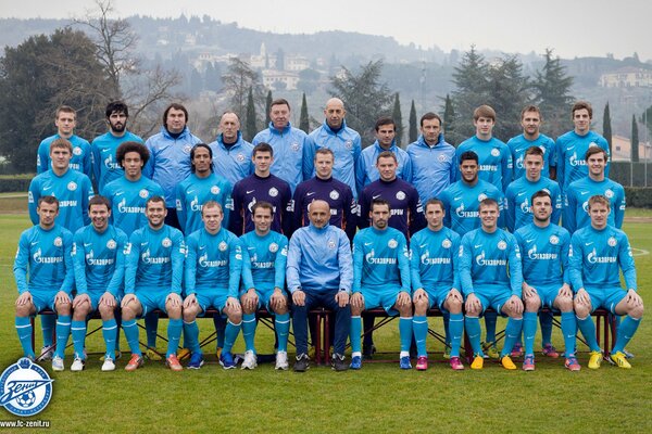 On the morning background , the national team of FC Zenit