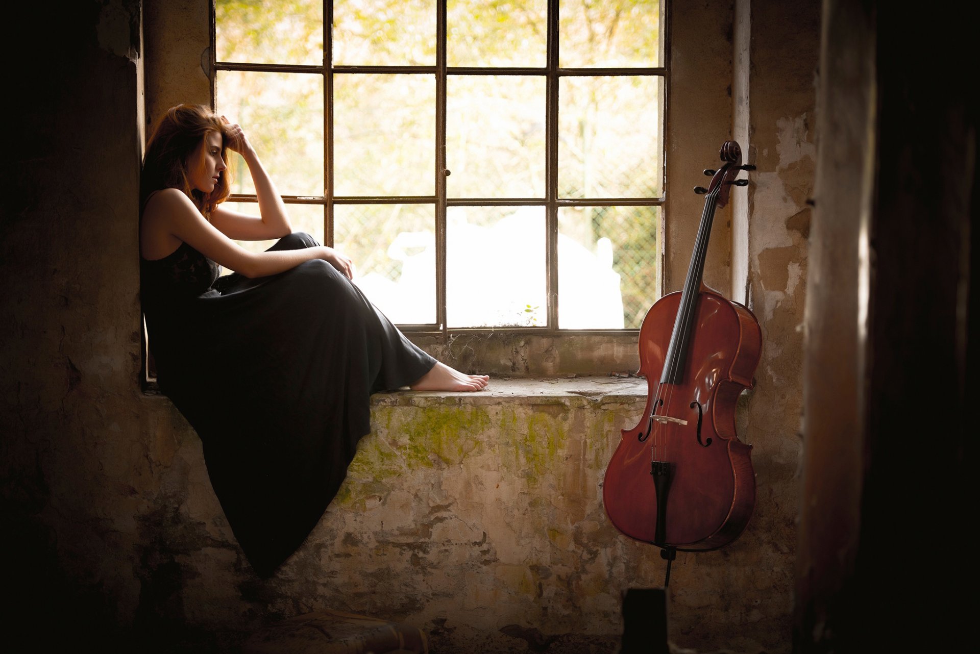 giada gheri ragazza finestra violoncello