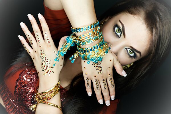 Beautiful, green Indian eyes