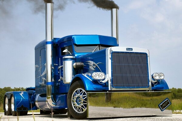 Стильный американский седельный тягач Peterbilt 359