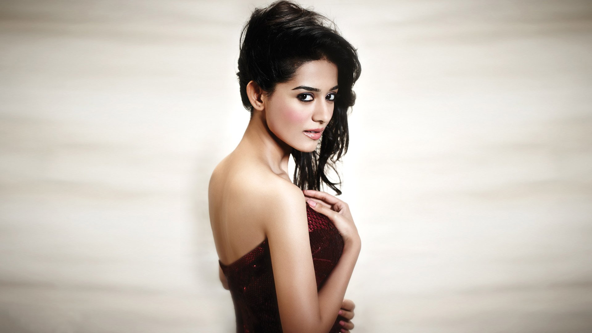 amrita rao bollywood célébrité actrice modèle fille brunette jolie beauté sexy présenter yeux cheveux lèvres visage sourire indien beauté