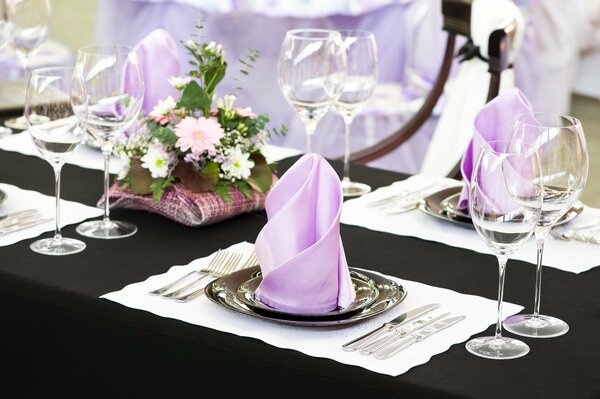 Table setting with lilac accents