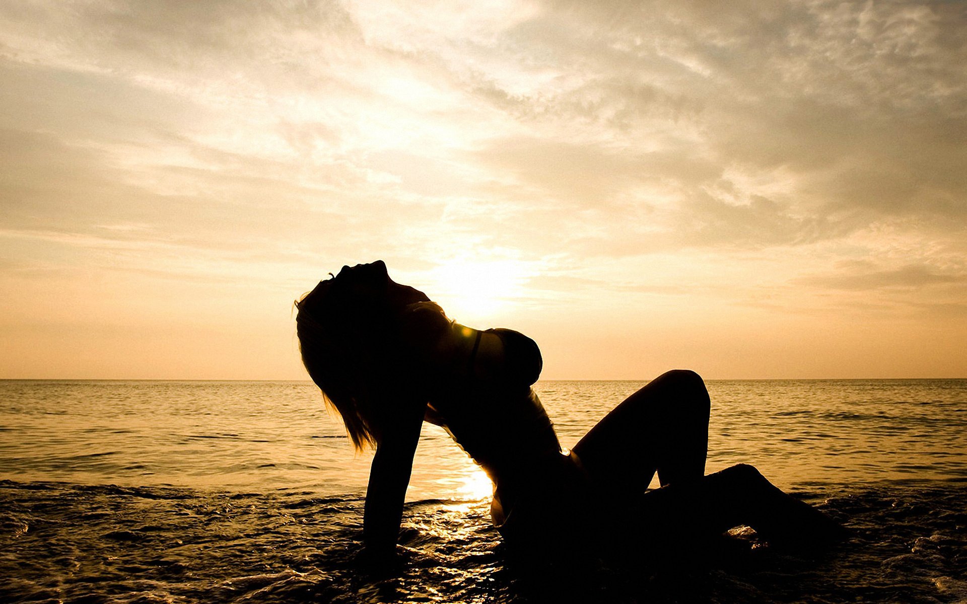 usan wayland girl beach sea sunset