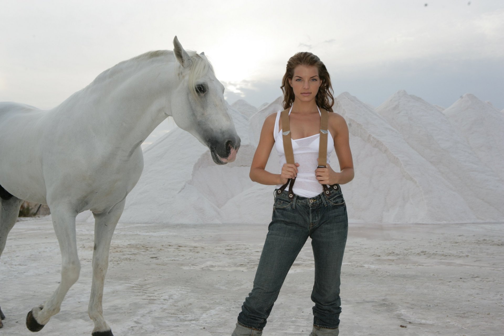 yvonne catterfeld cheval sable montagnes