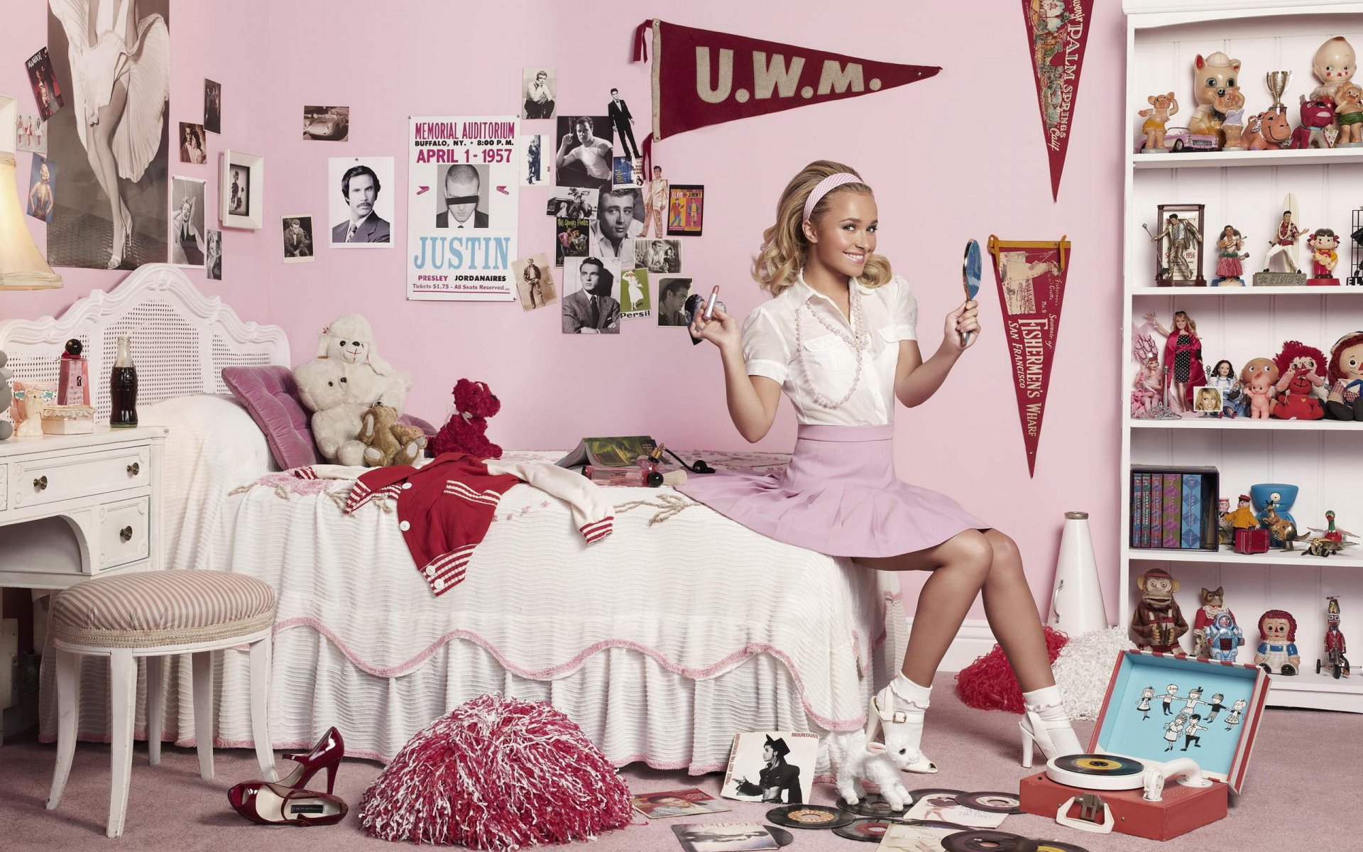 pink room 60st mirror hayden panettiere