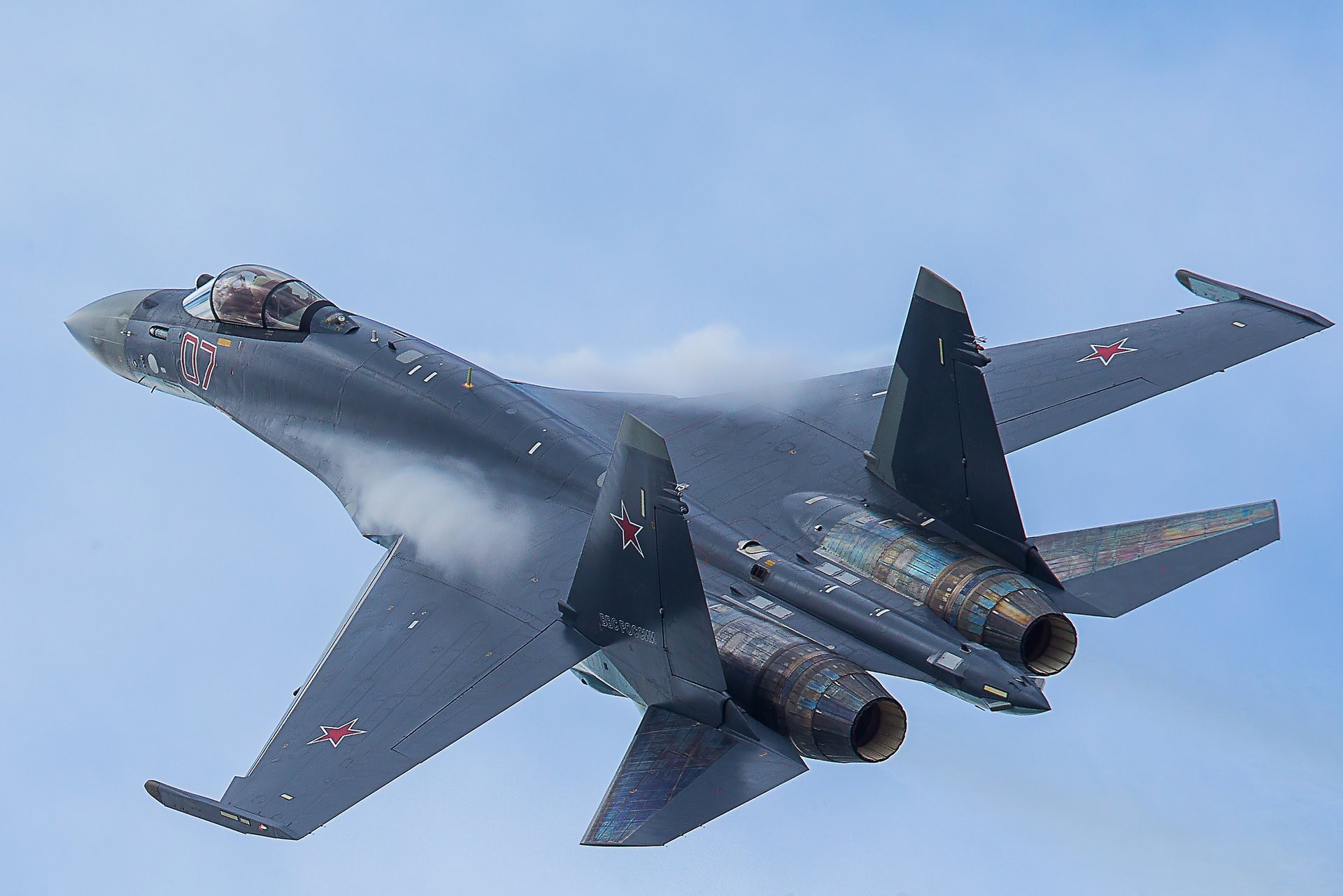 super maniable su-35 polyvalent jet