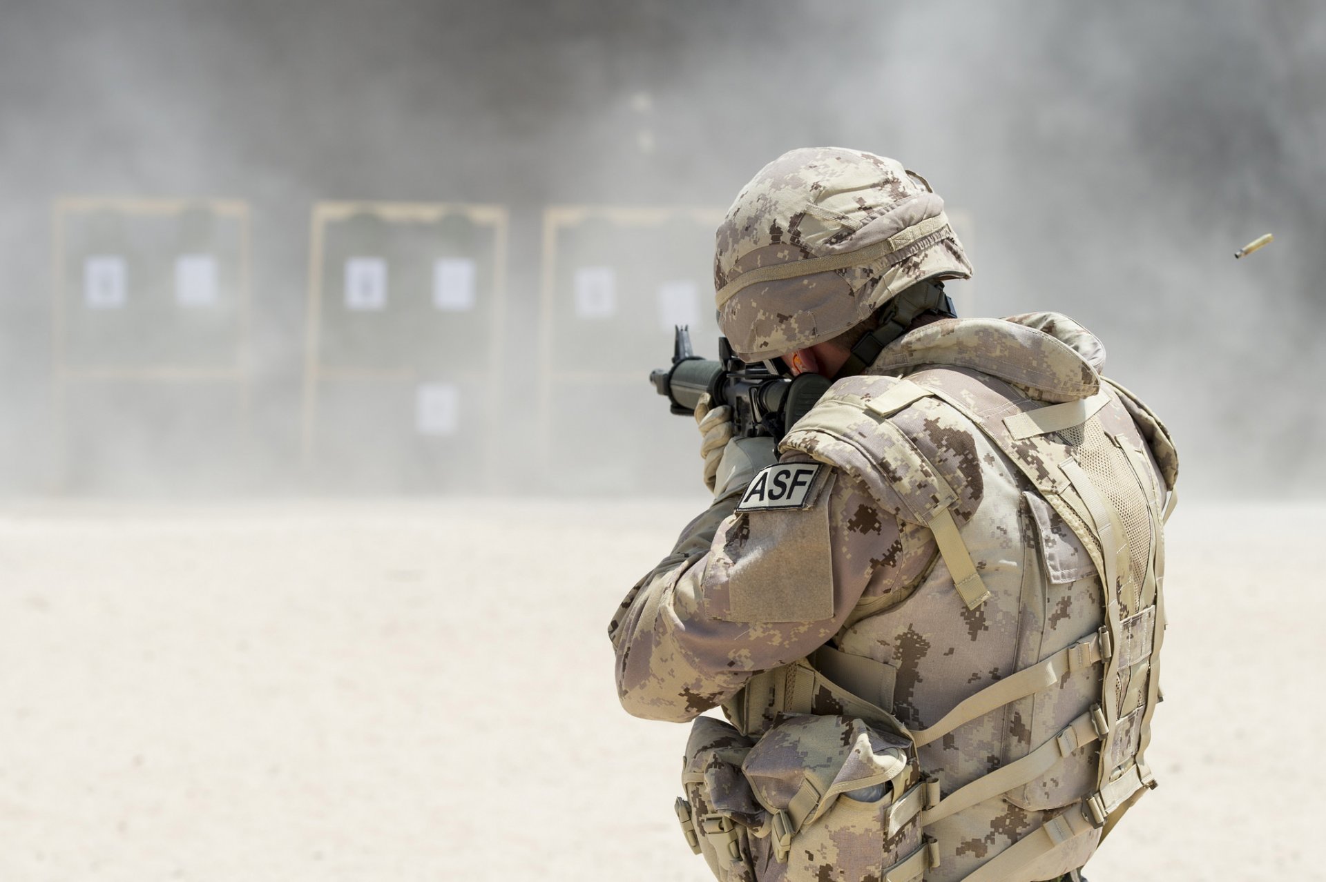 ejército canadiense soldado armas entrenamiento