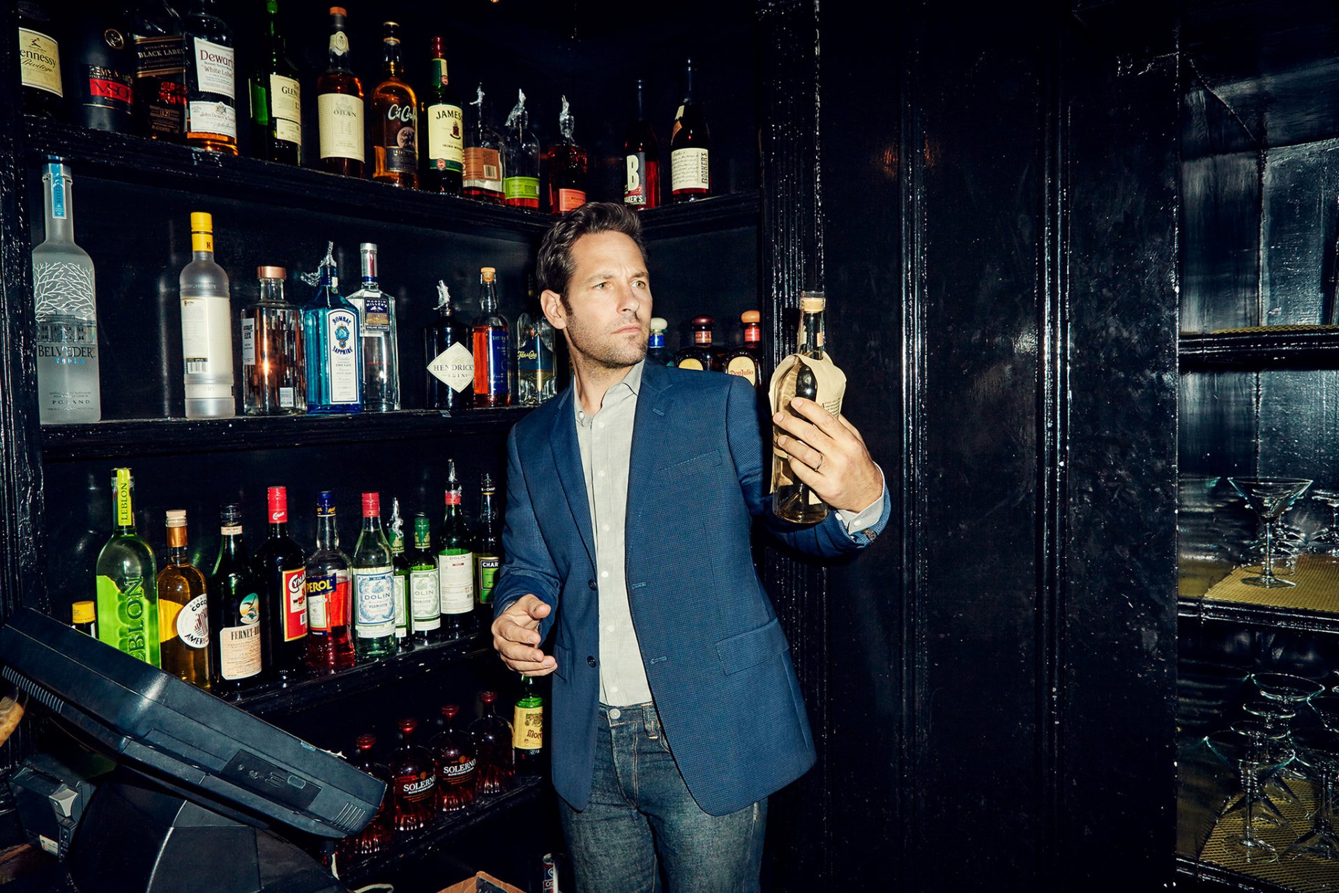 paul rudd actor jacket jeans shelf of the bottle photoshoot magazine the hollywood reporter thr 2015 photos meredith jenk