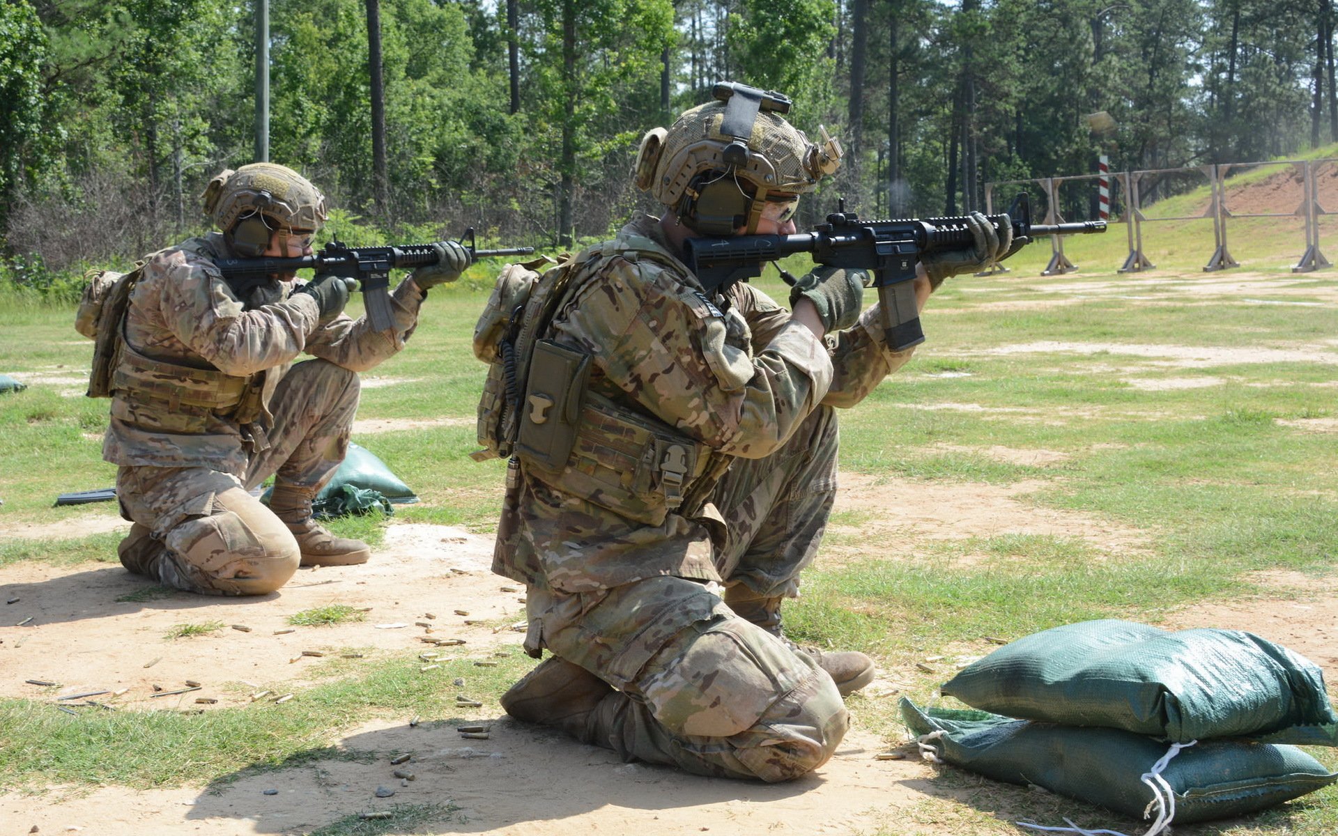 soldados ejército armas