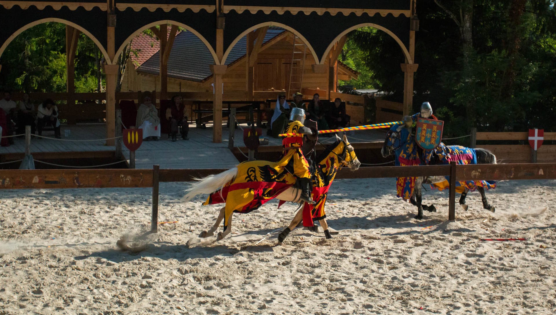 chevaliers armure chevaux chevaux tournoi