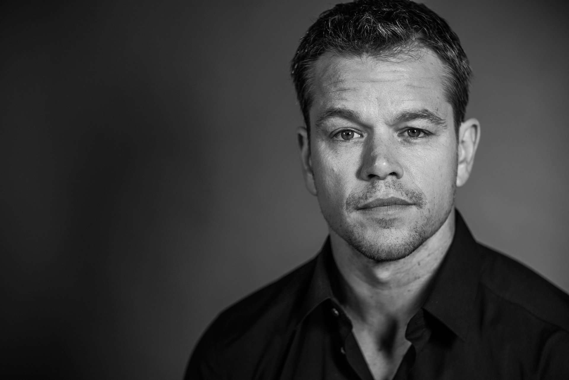 matt damon aktor portret czarno-biały tło rozmycie fotograf jay sensone