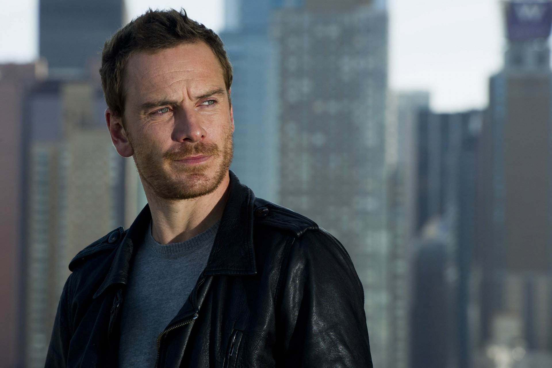 michael fassbender acteur séance photo charles sykes ville new york flou