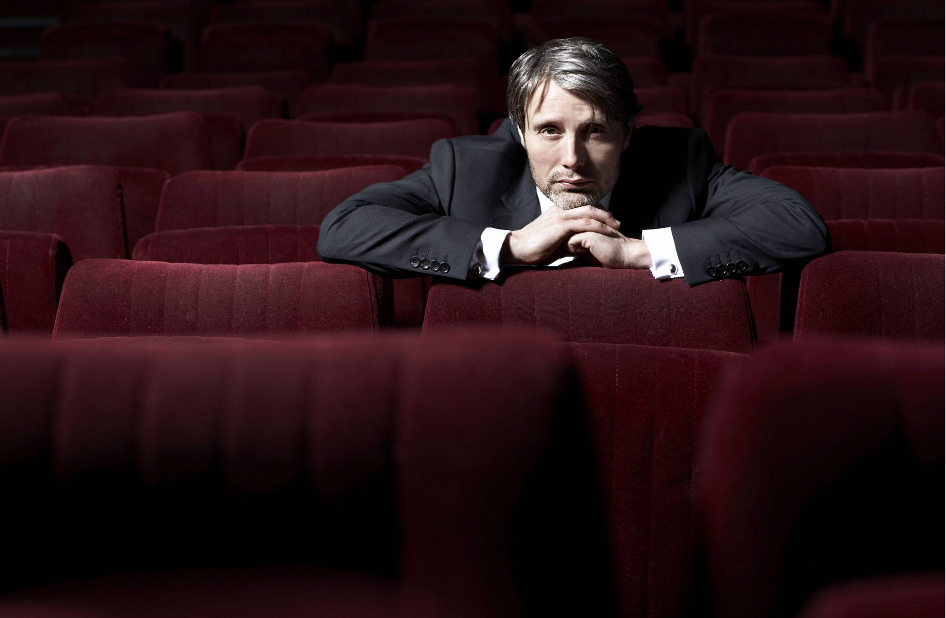 mads mikkelsen sesión de fotos actor estado de ánimo