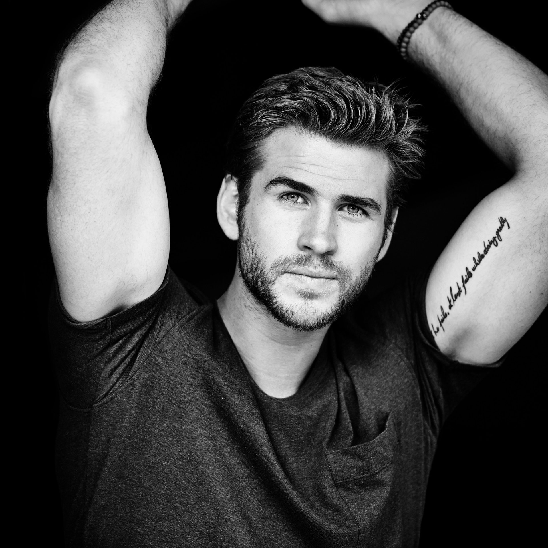 liam hemsworth liam hemsworth aktor zdjęcia czarno-białe magazyn fitness dla mężczyzn eric ray davidson