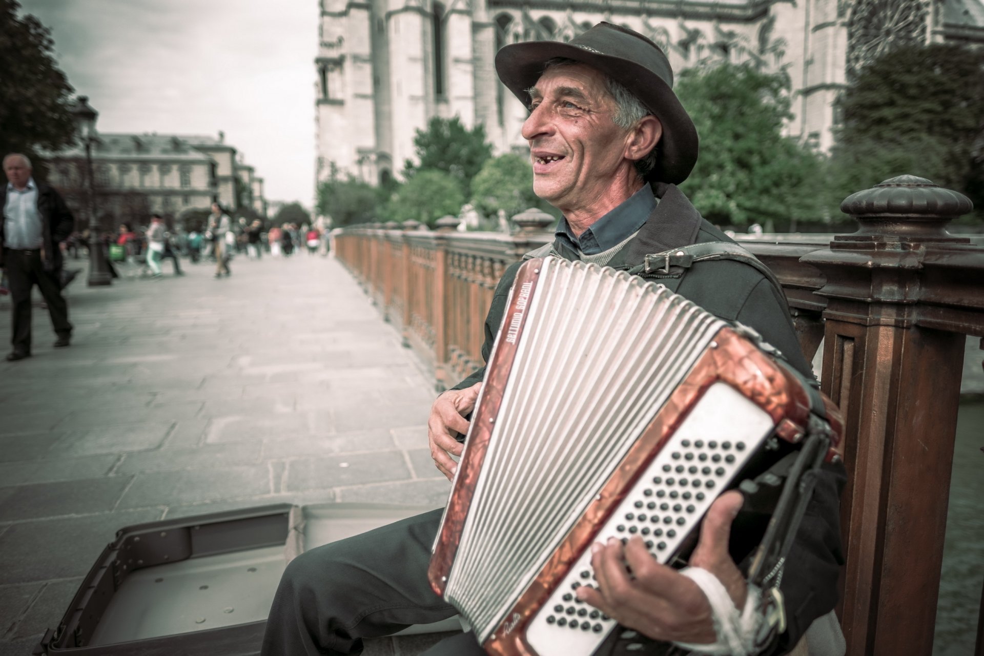 musician street music