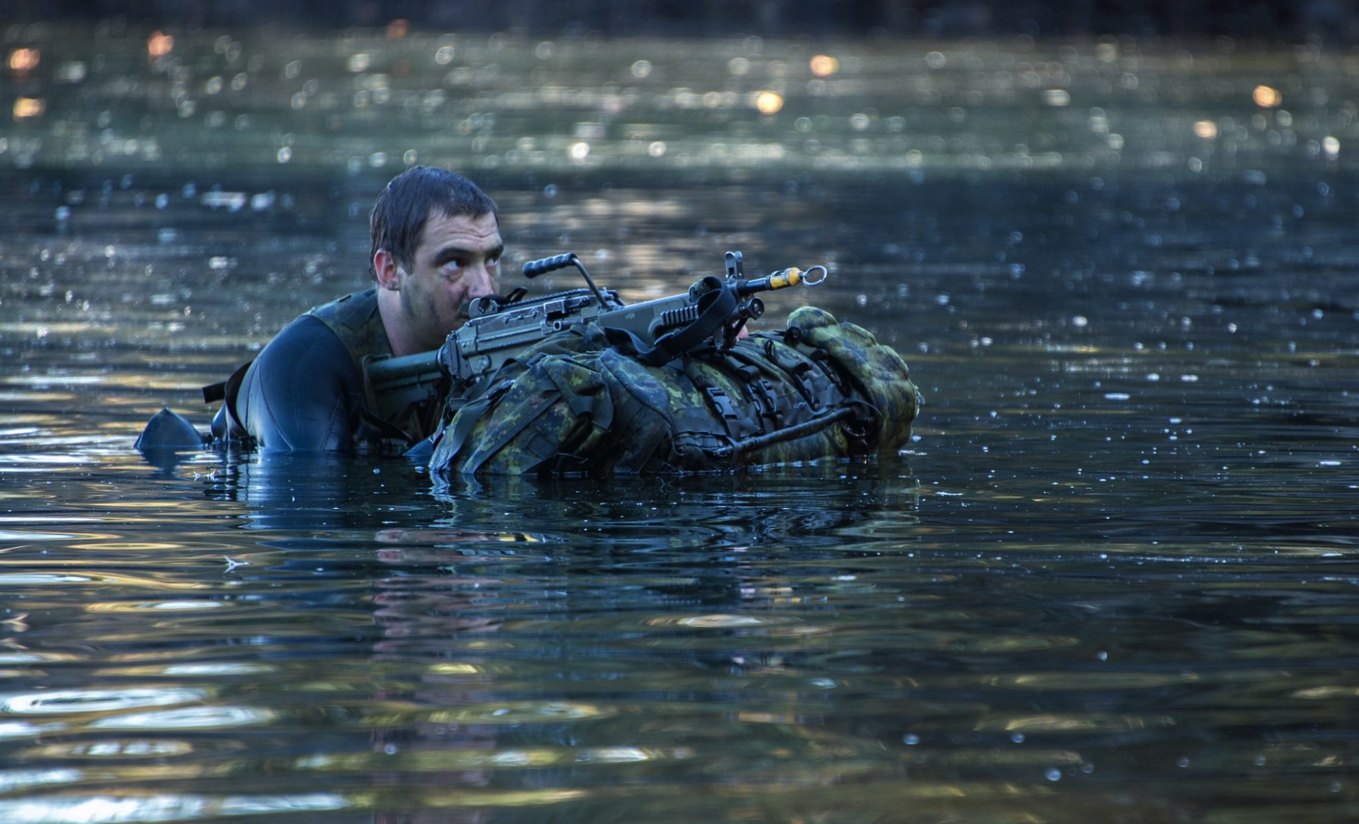 pathfinder de l armée canadienne soldat arme