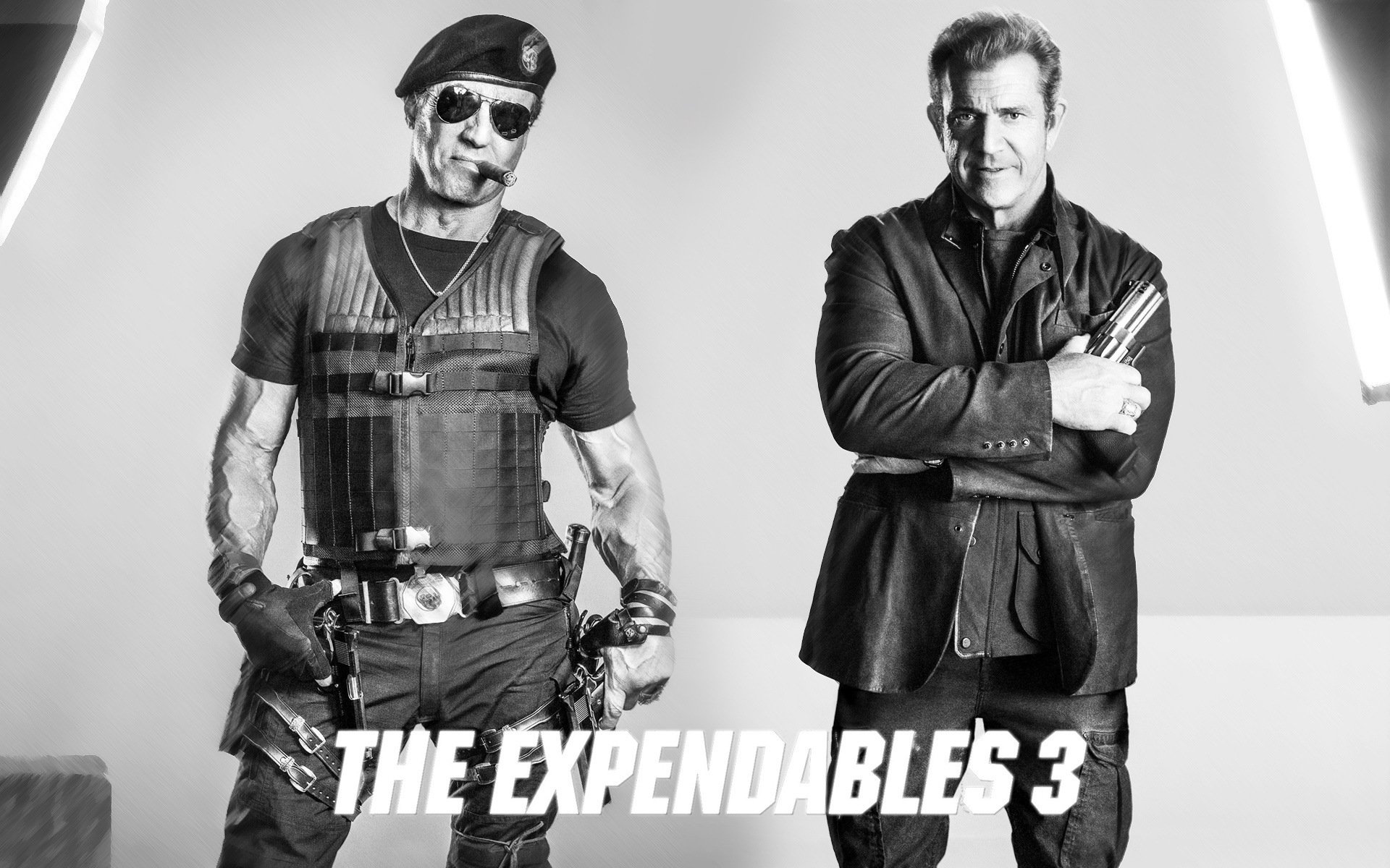 the expendables 3 barney ross sylvester stallone boina gafas cigarro armadura corporal guantes pistolas armas stonebanks mel gibson mel gibson blanco y negro