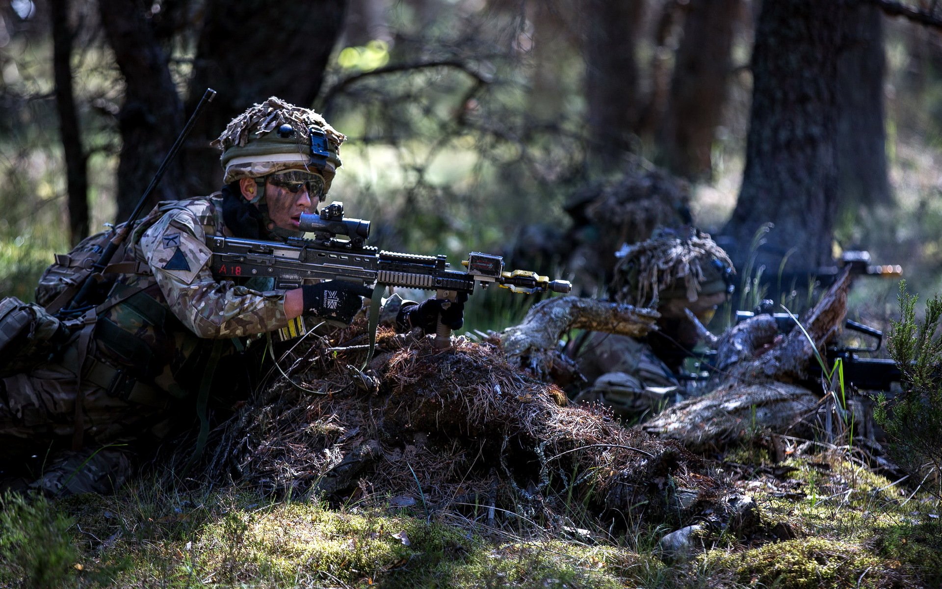 soldados ejército armas