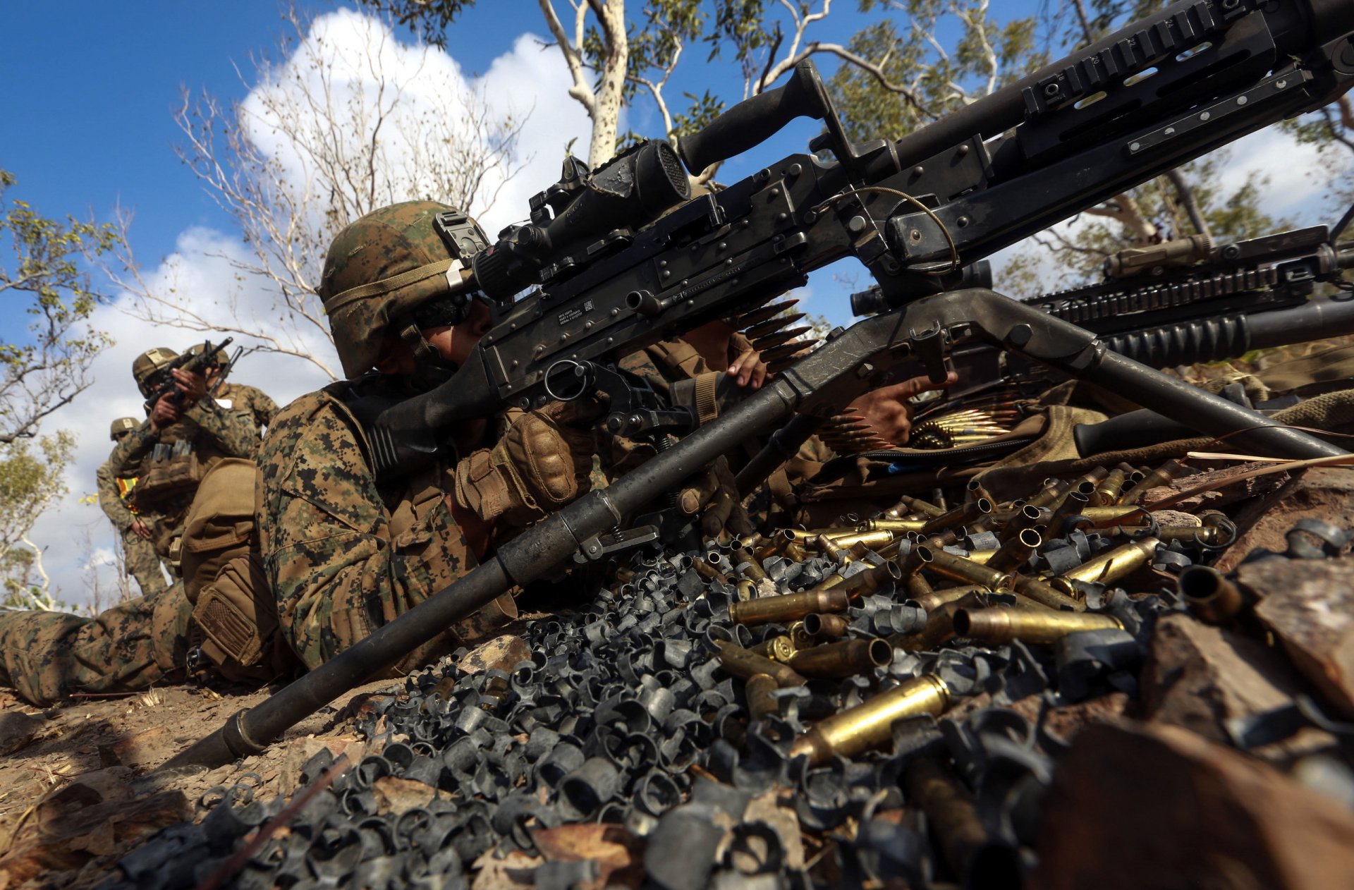 soldats armée armes