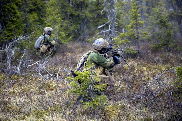 Soldats de l armée norvégienne à l entraînement