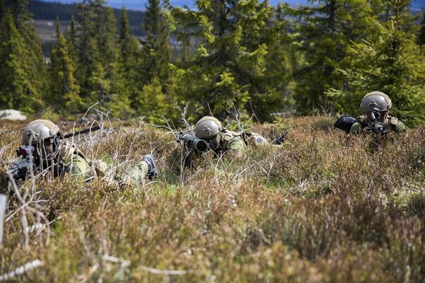 Bewaffnete Soldaten der norwegischen Armee