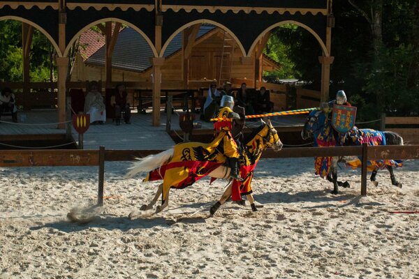 Tournoi des deux chevaliers à cheval