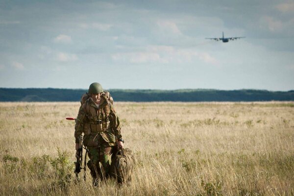 Rückkehr von den Trainingsübungen der Soldaten