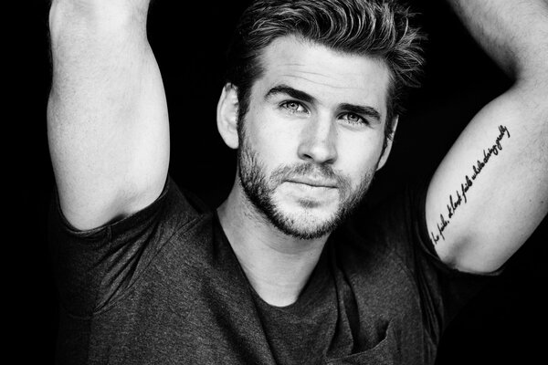 Schauspieler Liam Hemsworth bei einem Fotoshooting für ein Magazin