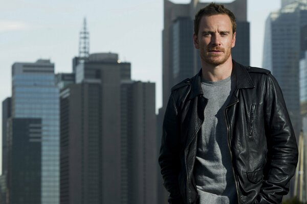 Foto Di Michael Fassbender. Stile Charles Sykes