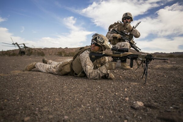 Armée américaine. Soldats avec des armes