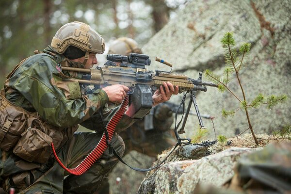 Soldats norvégiens en embuscade