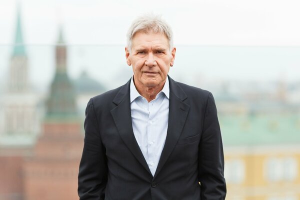 Harrison Ford in a dark suit