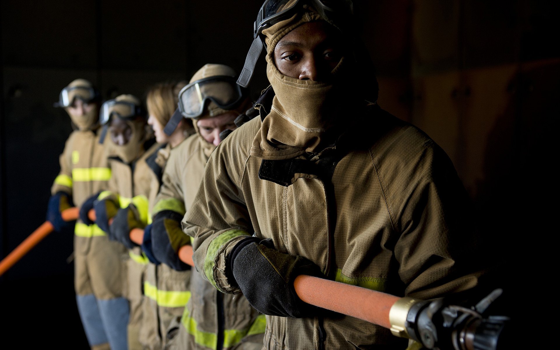 vêtements de protection incendie casques tuyaux