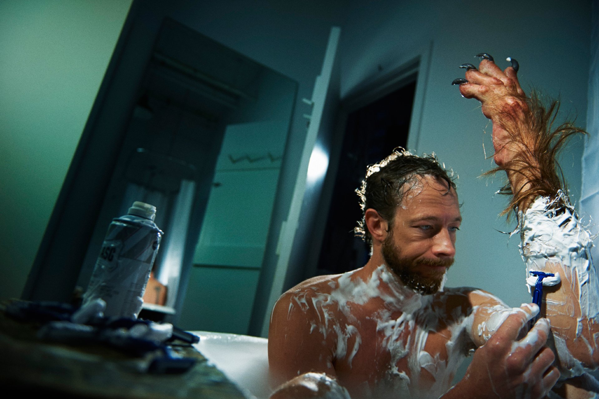 kristen holden-ried lost girl dyson bath