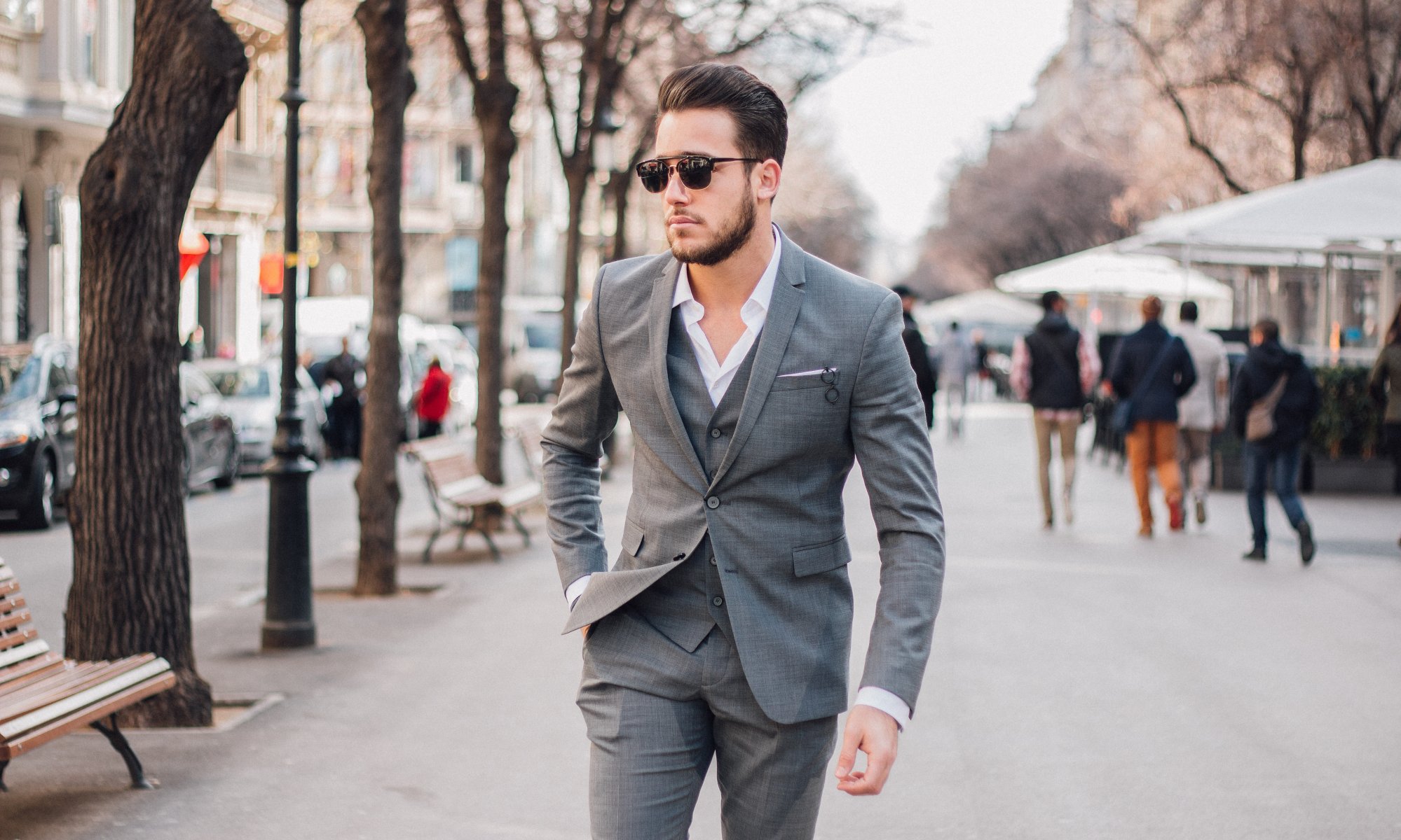 homme garçon costume rue lunettes à venir