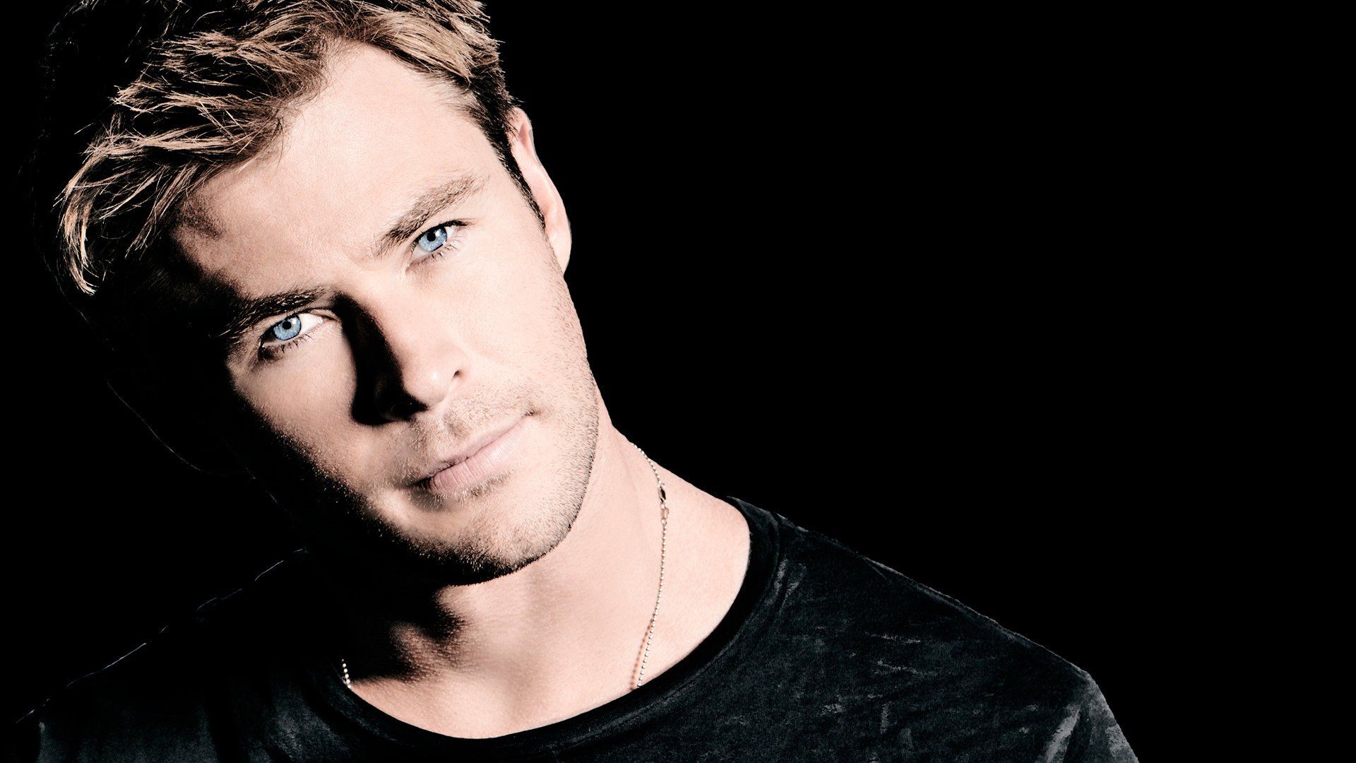 portrait chris hemsworth photoshoot snl saturday night live 2015