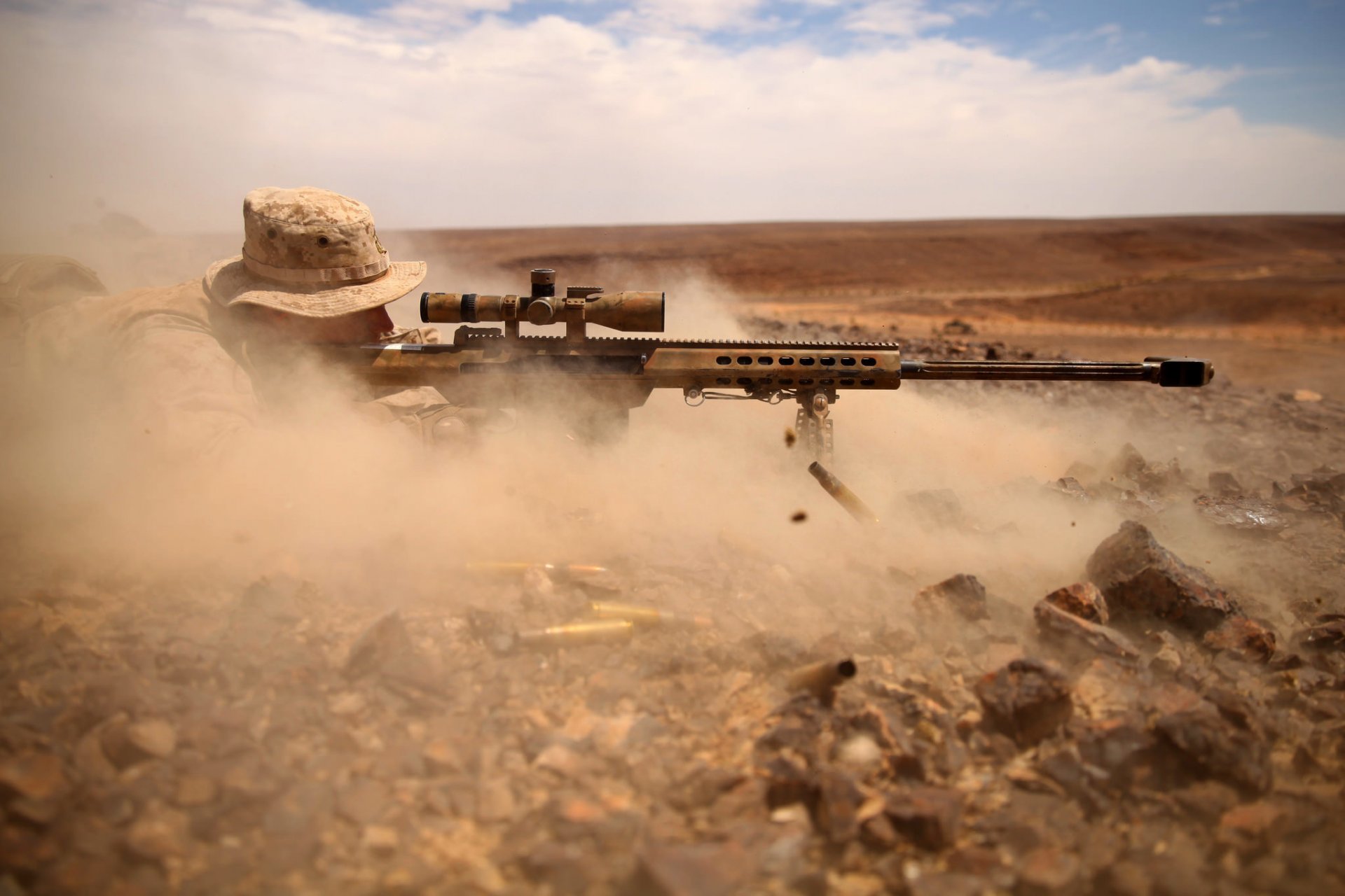 soldat scharfschütze barrett m82 optik staub