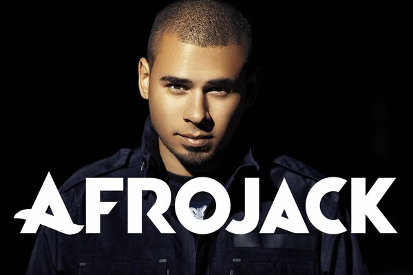 Zdjęcie DJ Afrojack z napisem