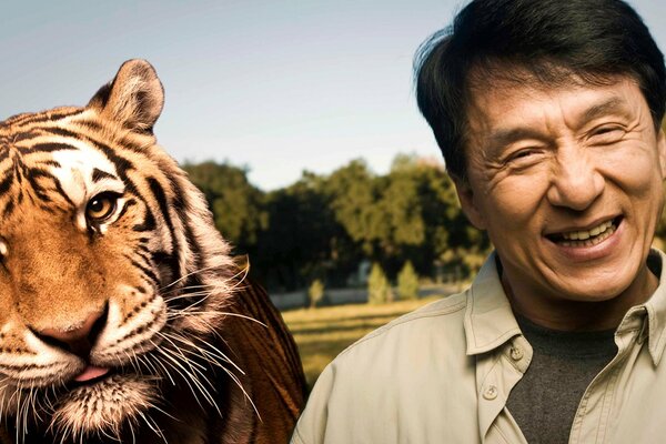 La sonrisa de Jackie Chan con el tigre