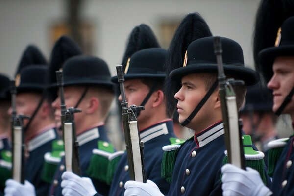 Nell Esercito, Soldati in formazione