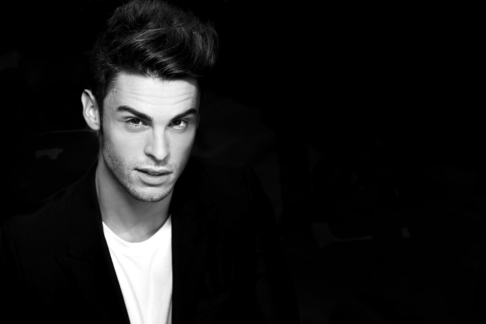 batiste giabiconi batiste giabiconi französischer sänger model gesicht der chanel-männerlinie coca cola light