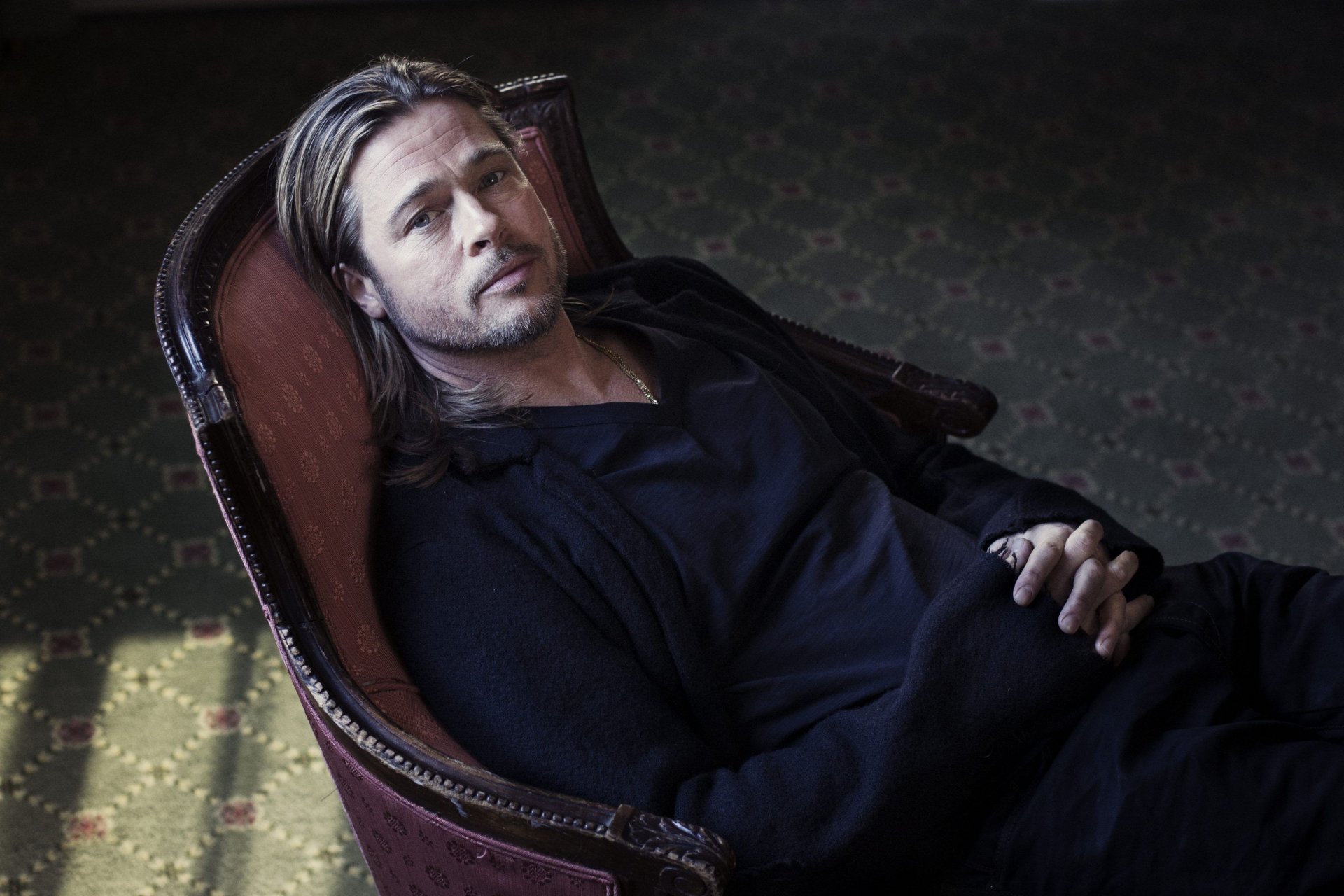 brad pitt brad pitt acteur fond chaise perché