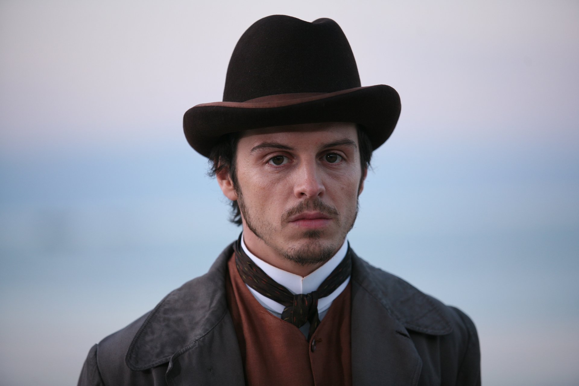 andrew scott andrew scott série tv sherlock jim moriarty chapeau cowboy far west