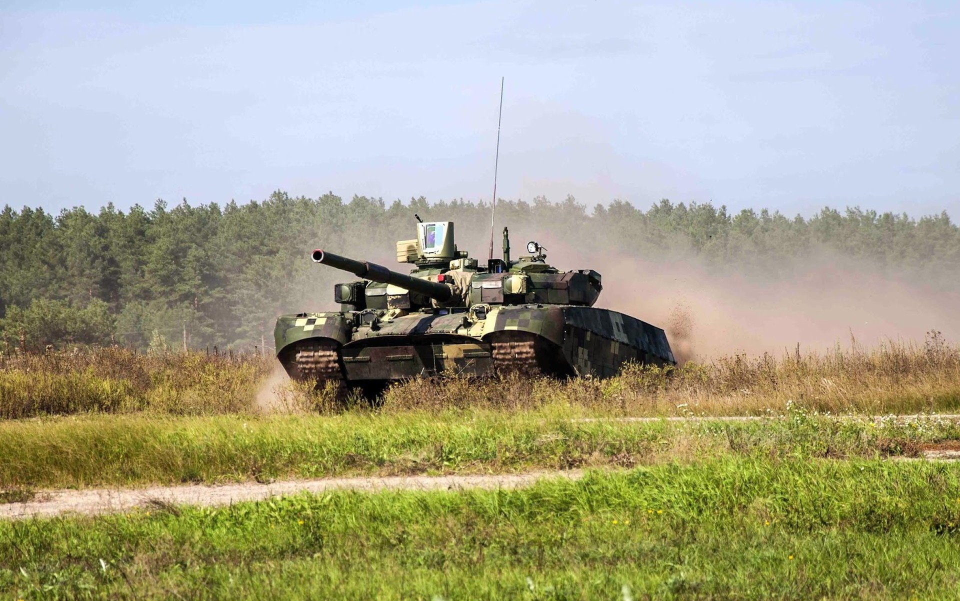 ukraine battle tank oplot t 84 m main heavy