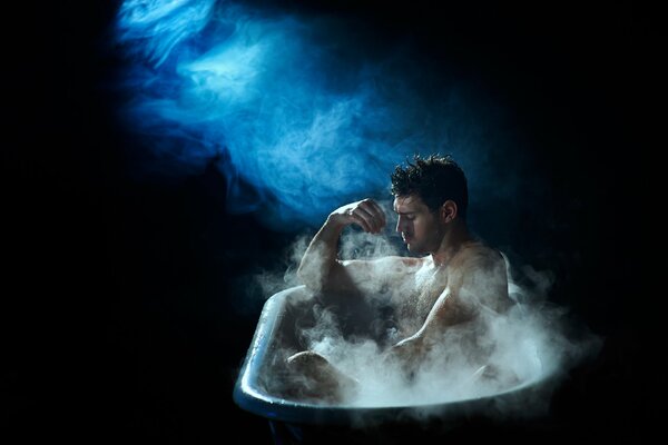 Bo Roberts dans un bain à remous